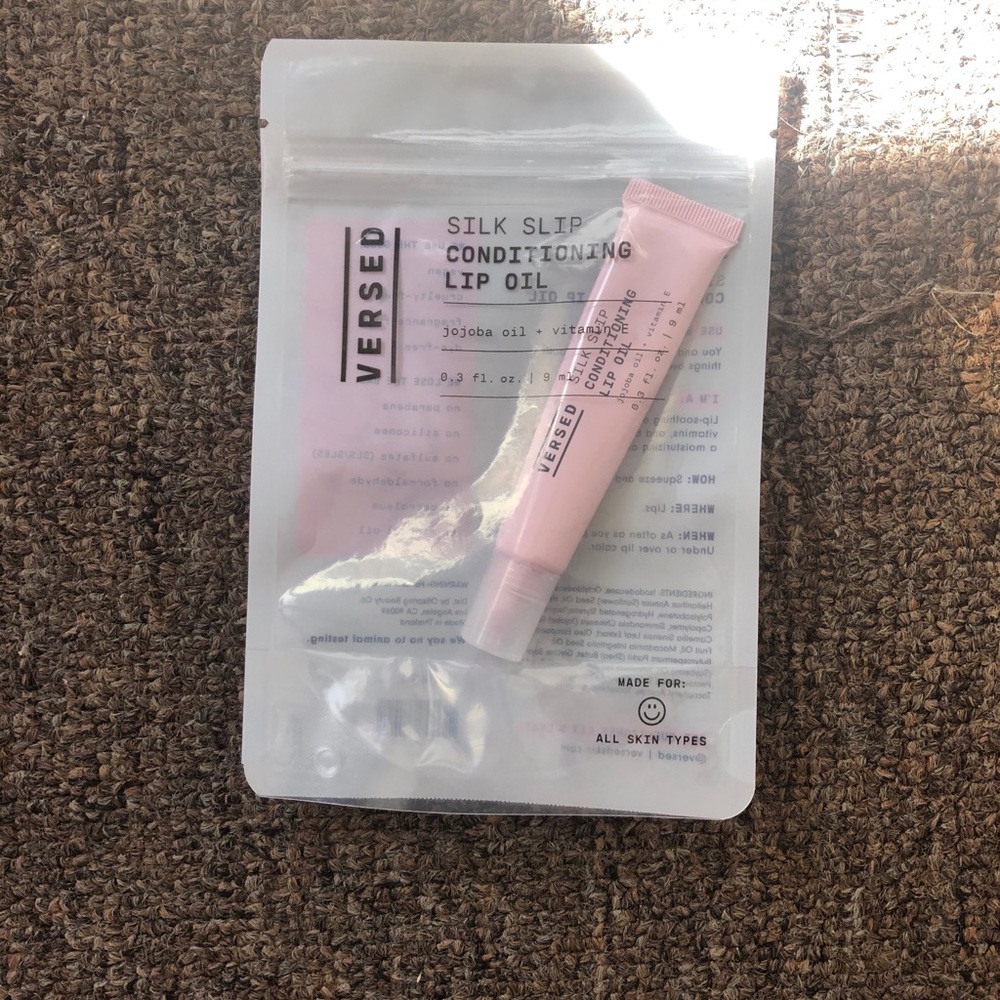 Lip oil